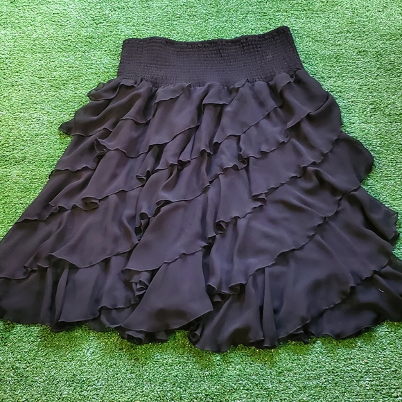 Black Skirt Multi Layered with Wide Elastic Waistband - Picture 1 of 10